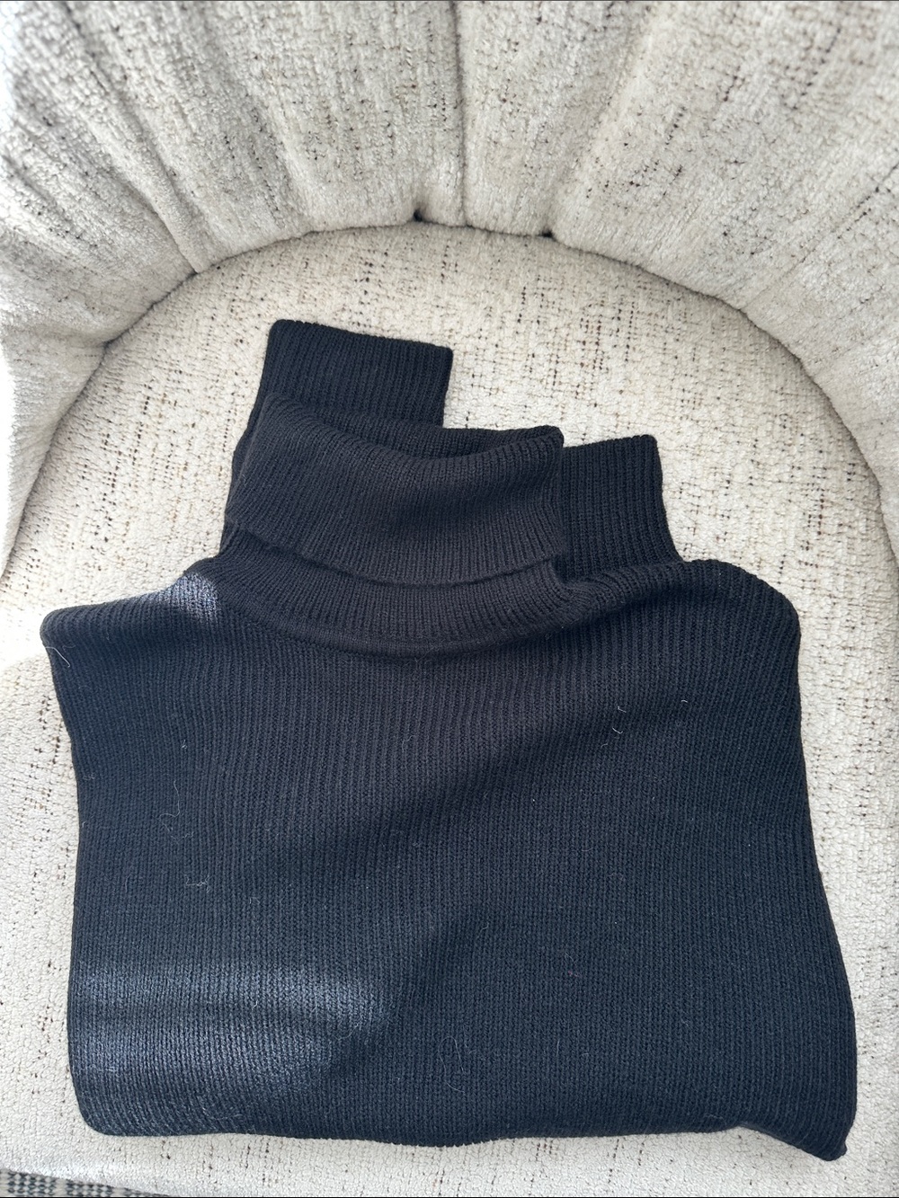 H&M Divided Black Cropped Turtleneck Sweater